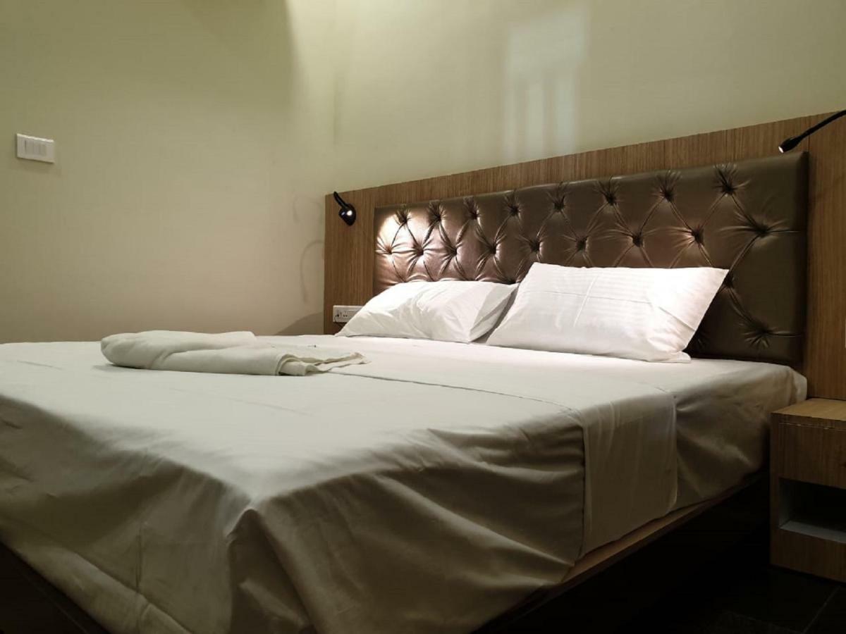 Готель Amutham Residency Tiruchirappalli Екстер'єр фото