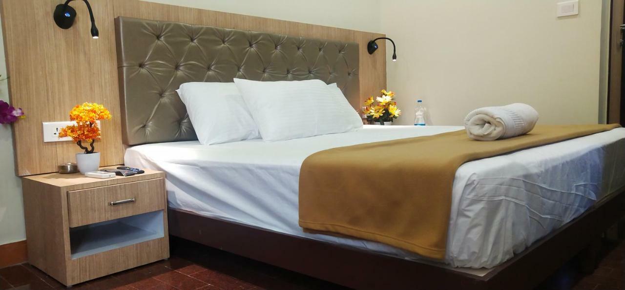 Готель Amutham Residency Tiruchirappalli Екстер'єр фото