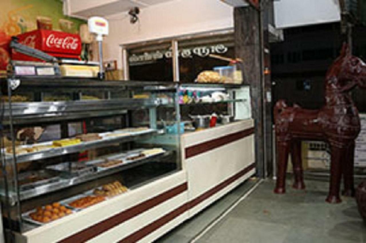 Готель Amutham Residency Tiruchirappalli Екстер'єр фото